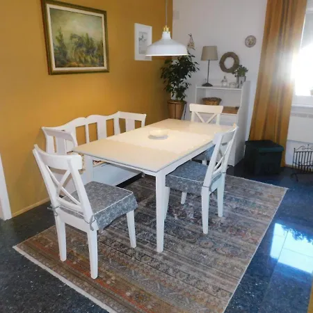 Vali's Paradise Apartament *